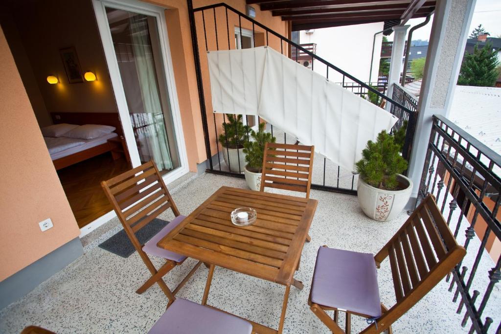 Alo Apartments Vila Klara Ljubljana Bilik gambar